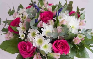 Steve's Flowers Carries Beautiful Wedding Anniversary Flower Arrangements and Gifts